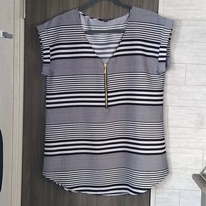 Express shirt size M